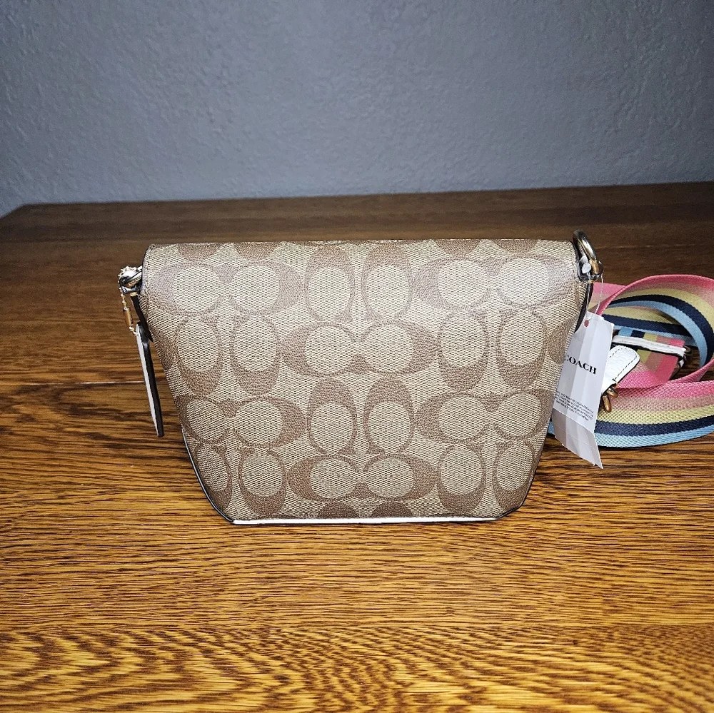 Coach x Peanuts Karlee Crossbody in Signature Canvas with Snoopy - Picture 5 of 16